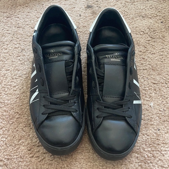 Valentino sneakers - Picture 1 of 5